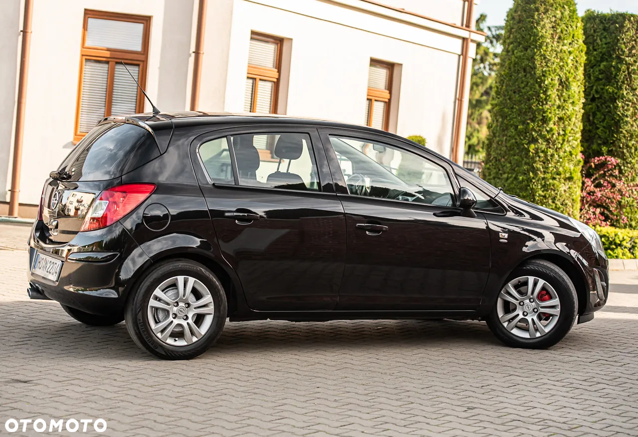 Opel Corsa 1.2 16V Essentia - 10