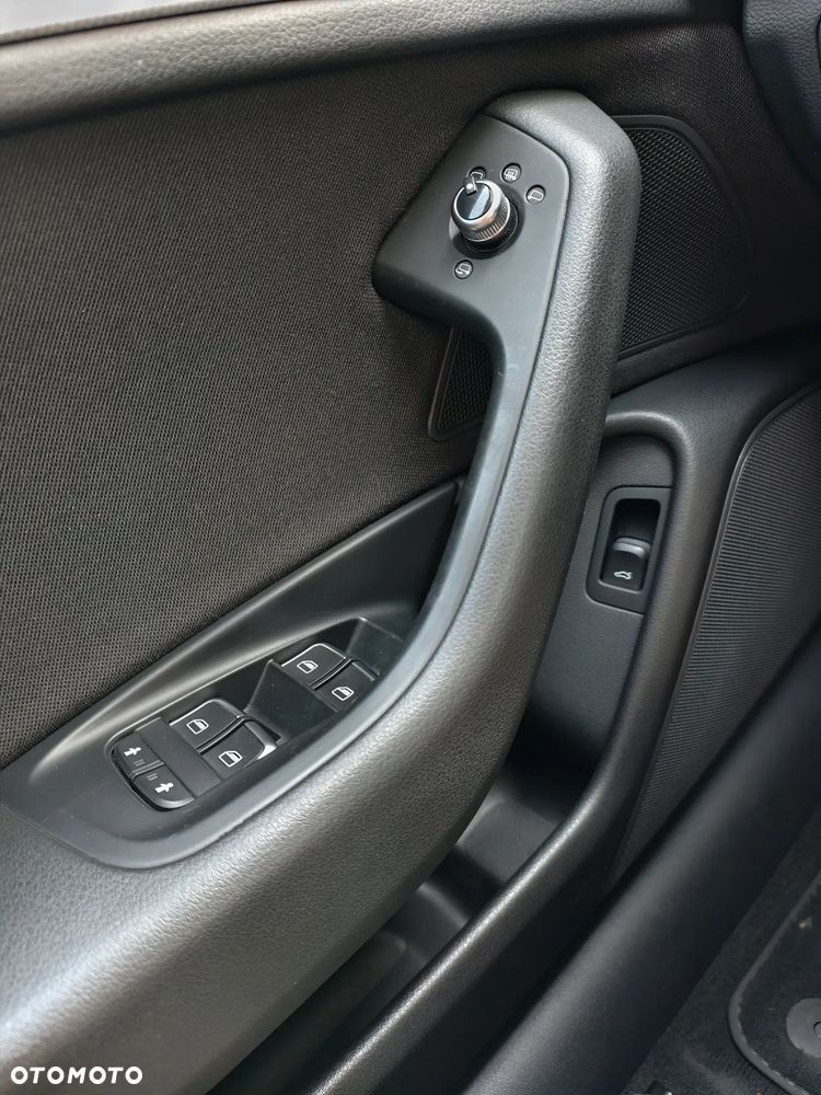 Audi A6 Avant 2.0 TDI Multitronic - 22