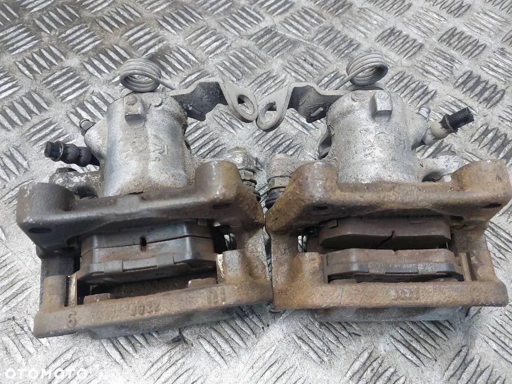 TARCZE HAMULCOWE TYŁ + KLOCKI + ZACISKI OPEL ASTRA H ID: 238055 - 4