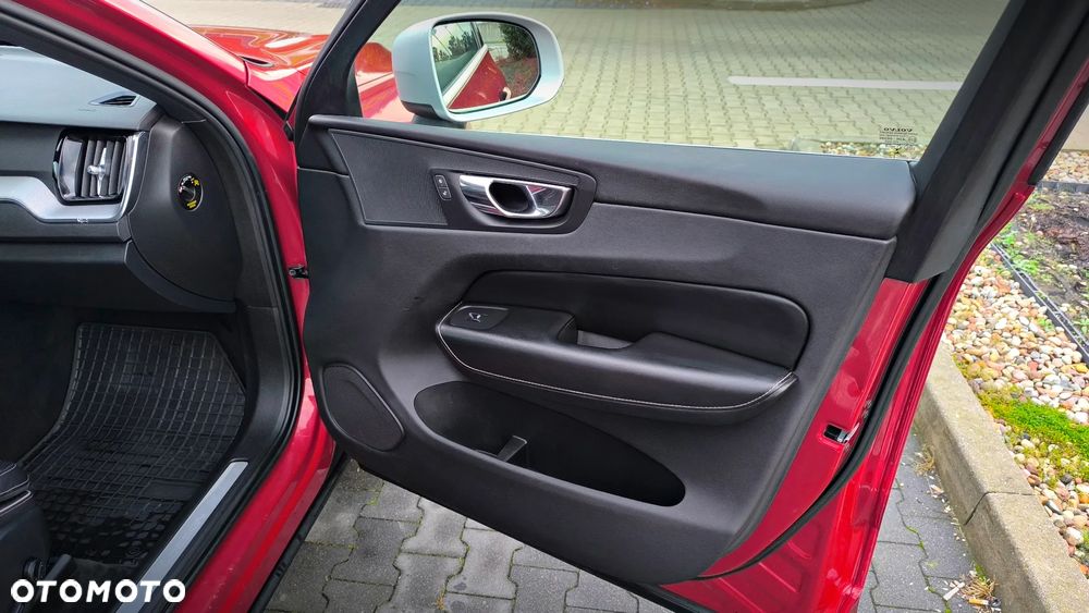 Volvo XC 60 D3 R-Design - 29