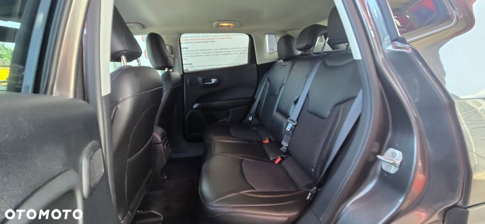Jeep Compass - 30