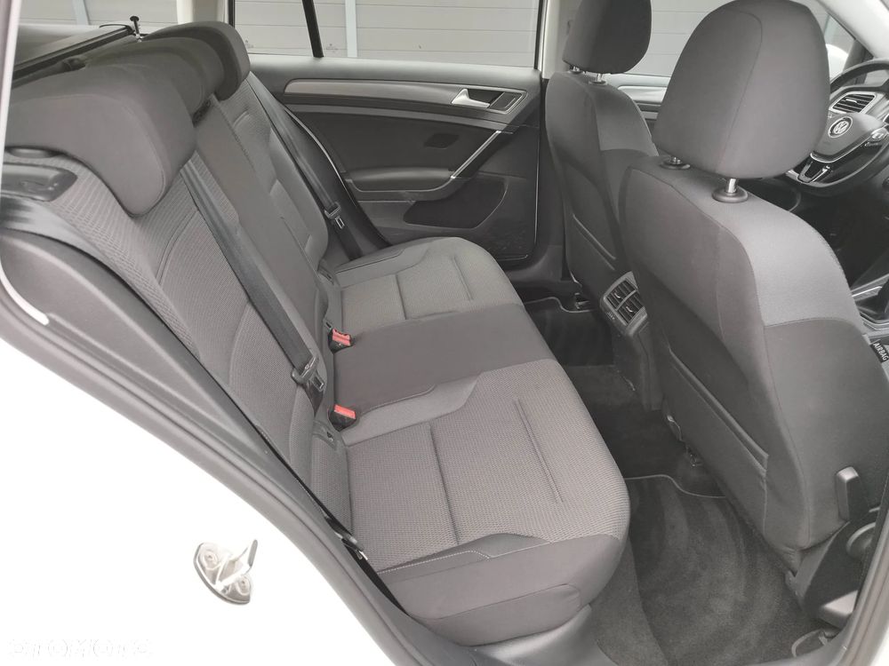 Volkswagen Golf Variant 2.0 TDI (BlueMotion Technology) Comfortline - 26