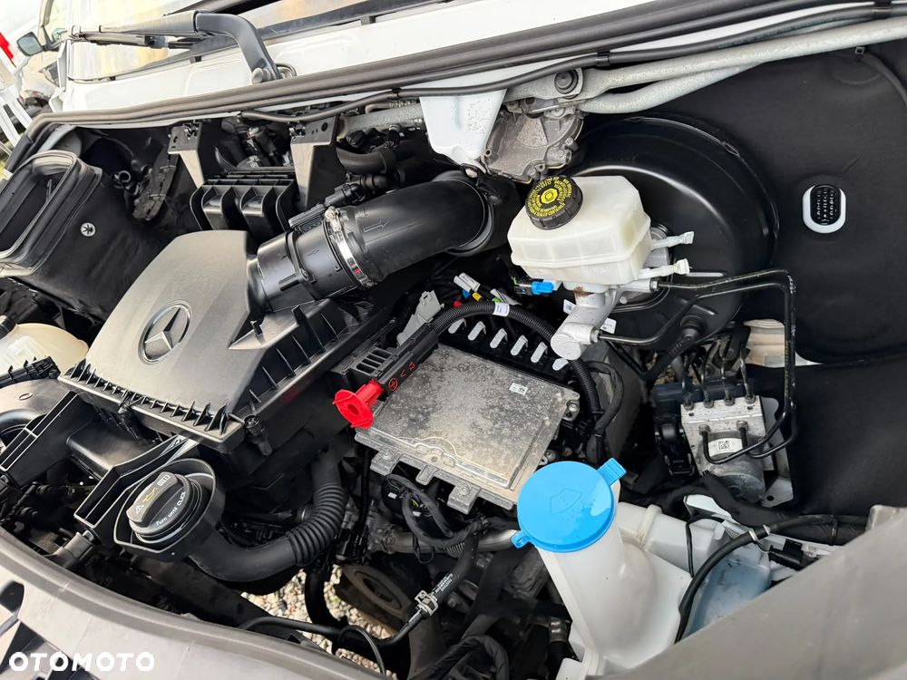 Mercedes-Benz Sprinter - 20