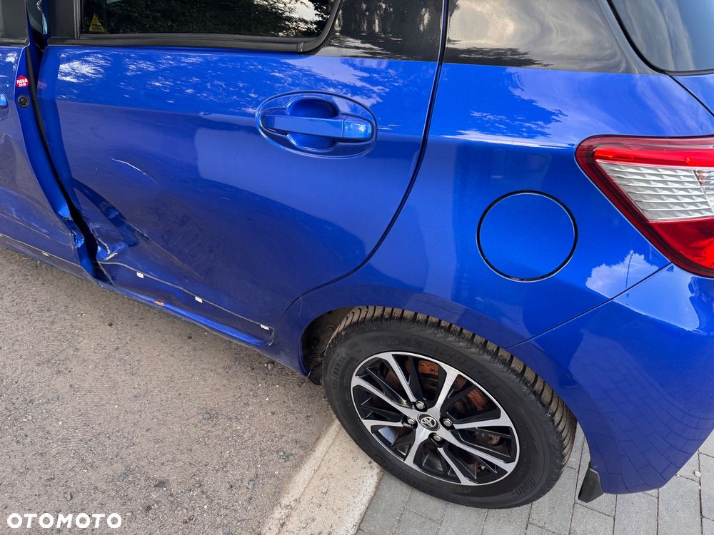 Toyota Yaris Hybrid 100 Premium - 2
