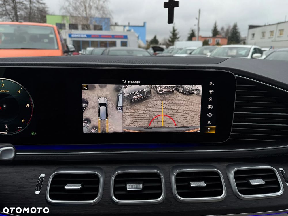 Mercedes-Benz GLS - 32