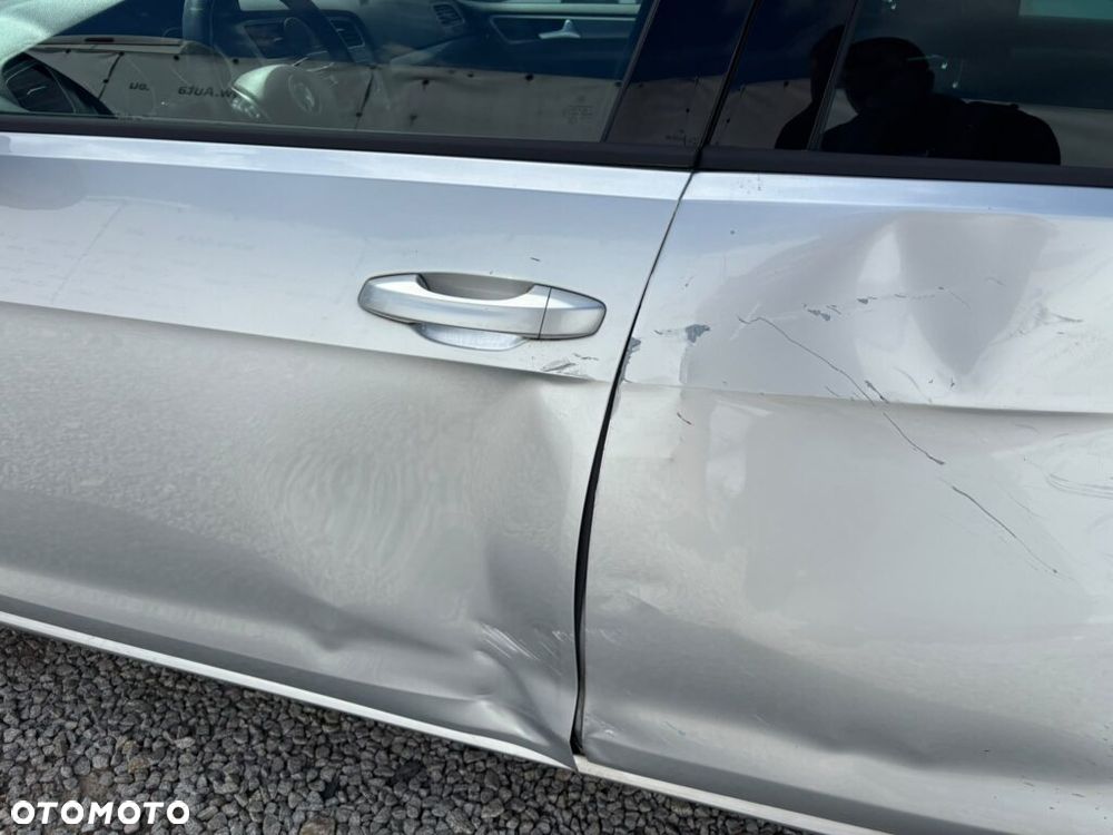 Volkswagen Golf 1.6 TDI DPF Trendline - 14