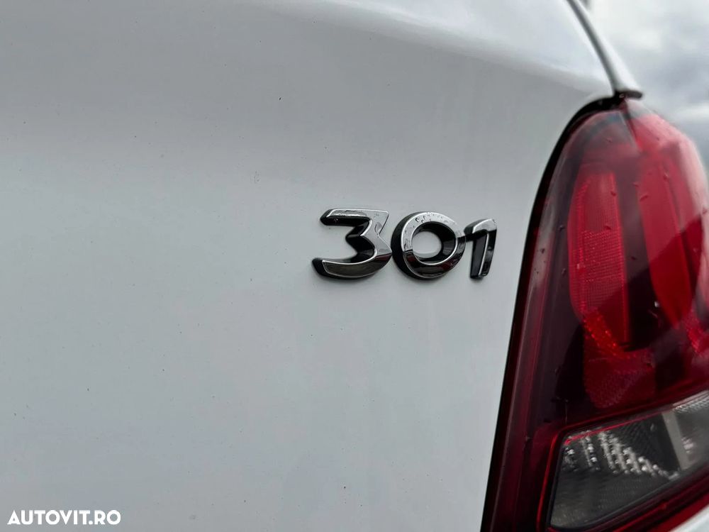 Peugeot 301 - 8