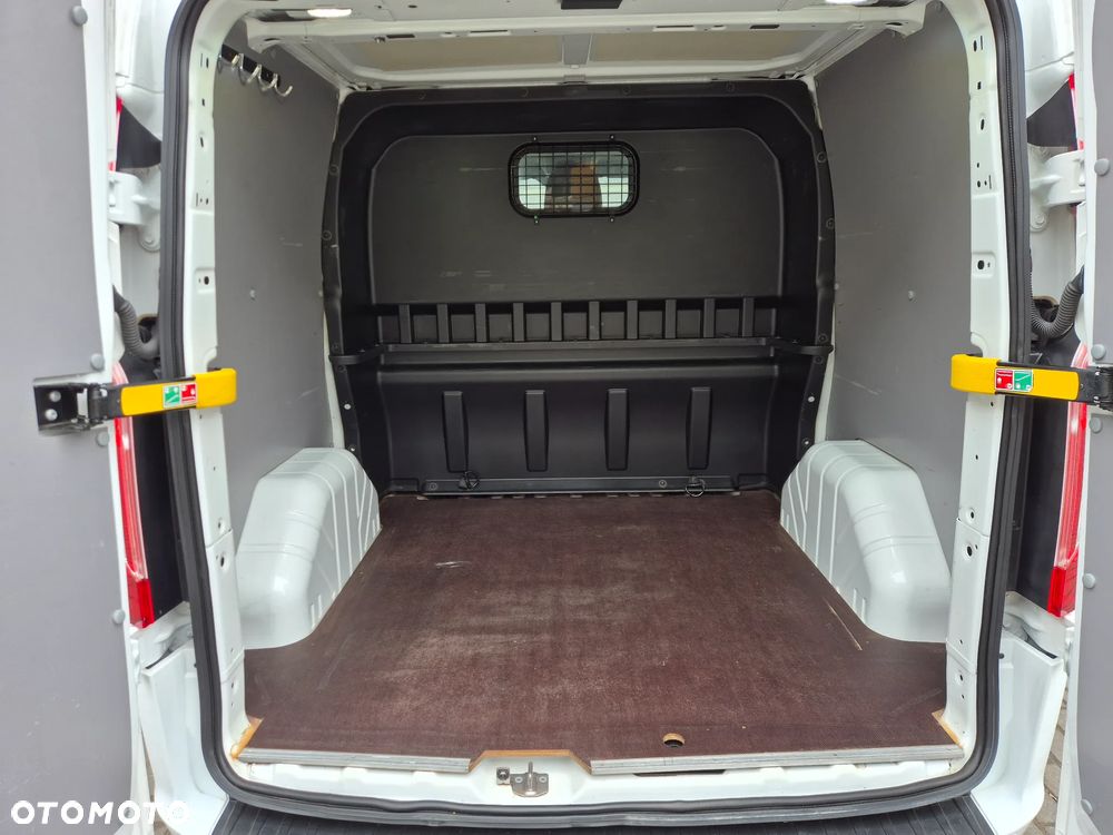 Ford TRANSIT CUSTOM - 9