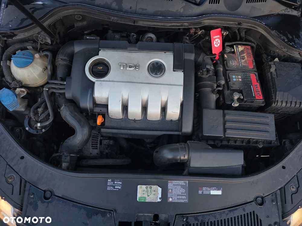 Volkswagen Passat 2.0 TDI DPF Highline - 13