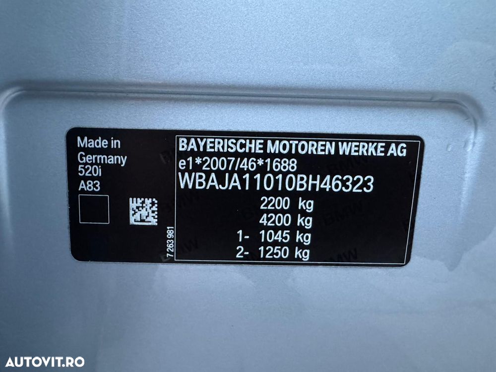 BMW Seria 5 520i Aut. Luxury Line - 9