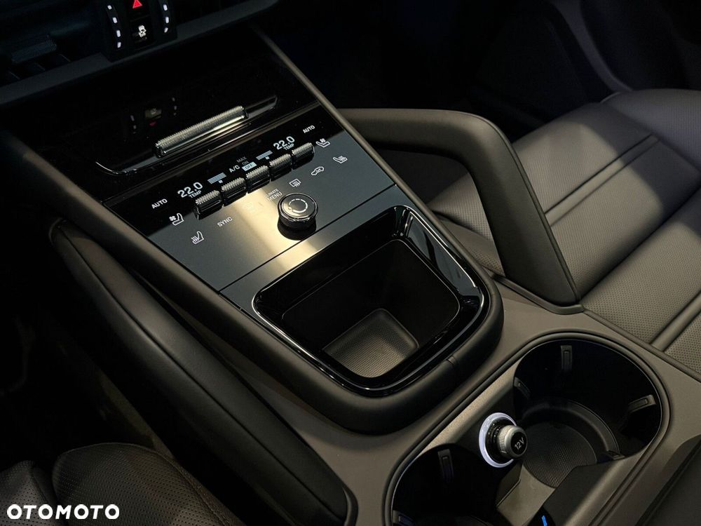 Porsche Cayenne - 20