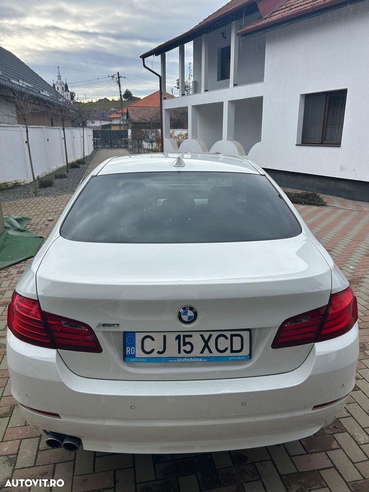 BMW Seria 5 525d xDrive Sport-Aut. - 9
