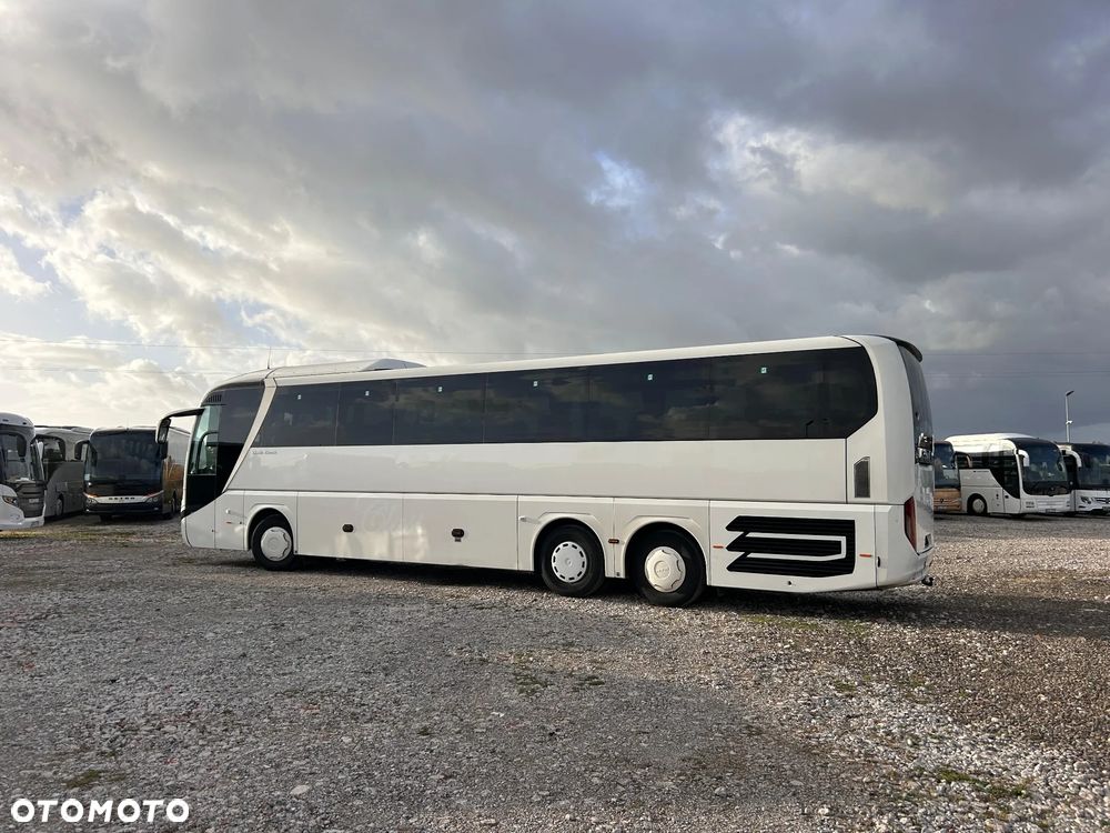 MAN LIONS COACH - 5