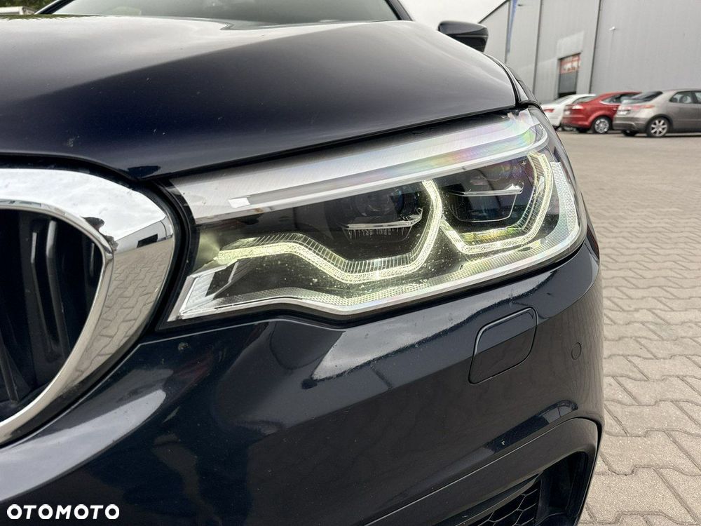 BMW Seria 5 520d xDrive M Sport sport - 9