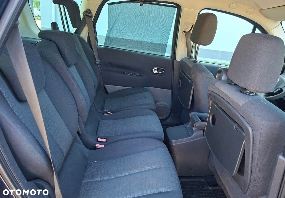 Renault Grand Scenic - 12