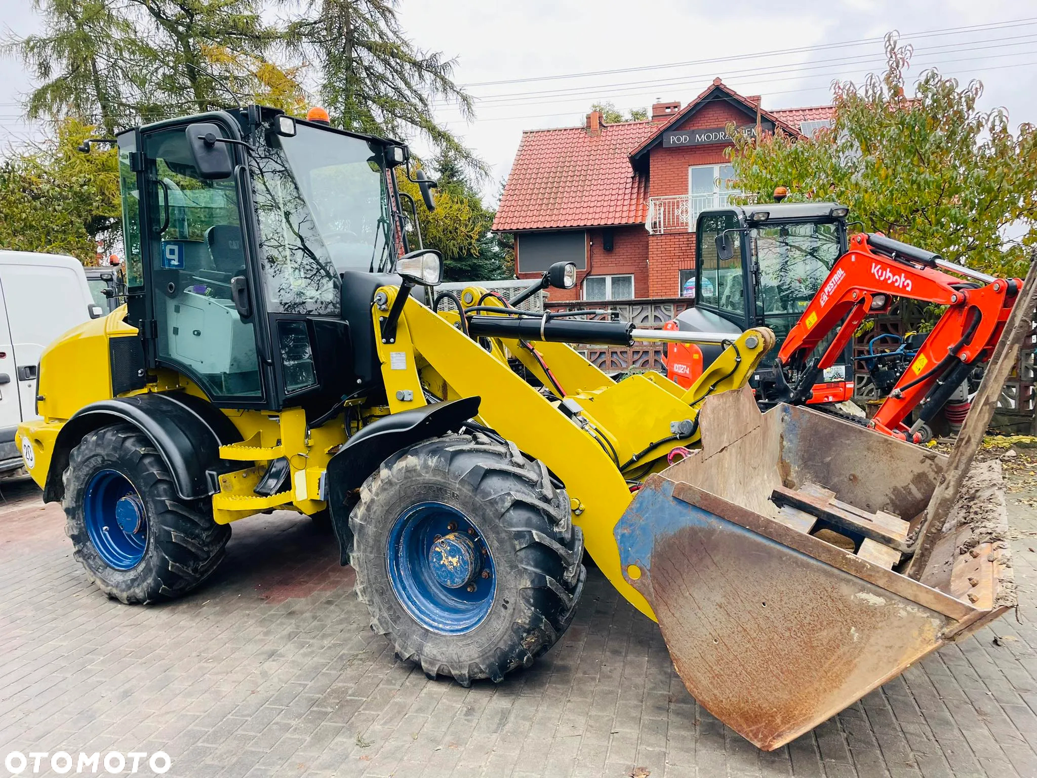 Caterpillar 908H - 3