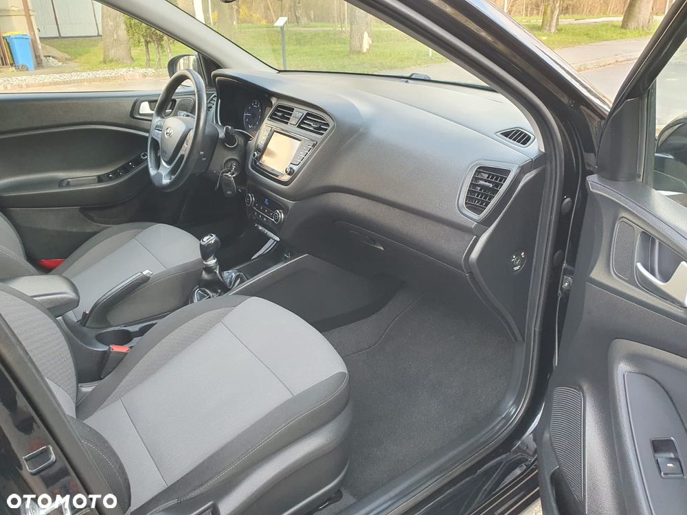 Hyundai i20 blue 1.2 YES!+ - 13