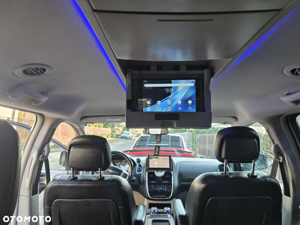 Chrysler Town & Country 3.6 Limited - 6