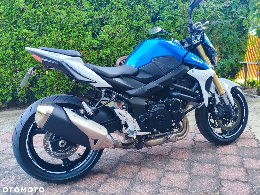 Suzuki GSR - 3