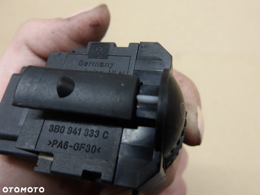 PASSAT B5 FL SEDAN 1.9TDI PRZEŁĄCZNIK REGULACJI ŚWIATEŁ 3B0941333C - 3