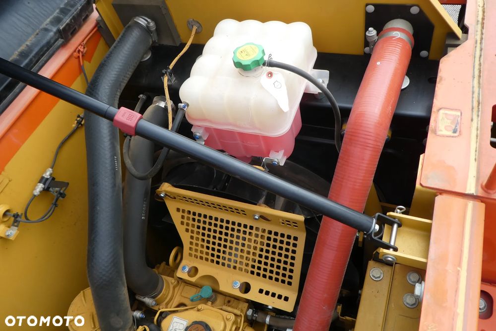 Caterpillar M 318F Z NIEMIEC TRZY ŁYŻKI - 25