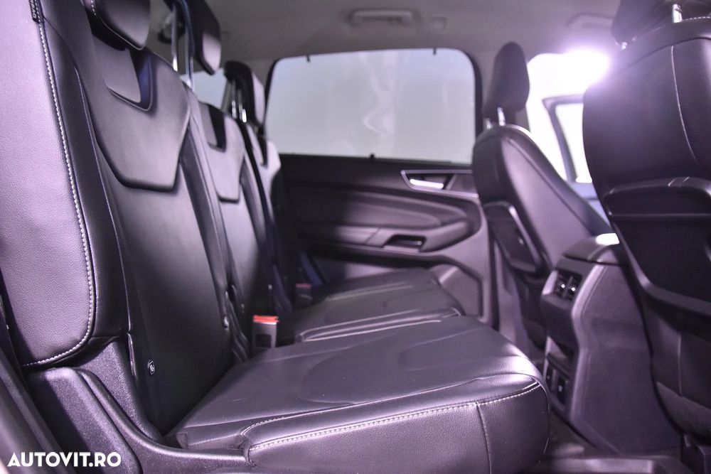 Ford S-Max - 12