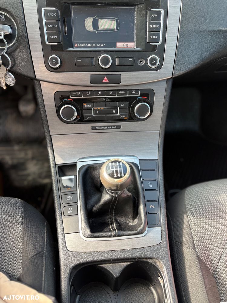 Volkswagen Passat - 16