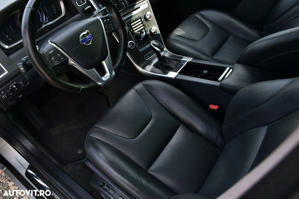 Volvo XC 60 D5 AWD Geartronic Summum - 7