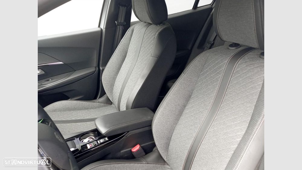 Peugeot 2008 - 13
