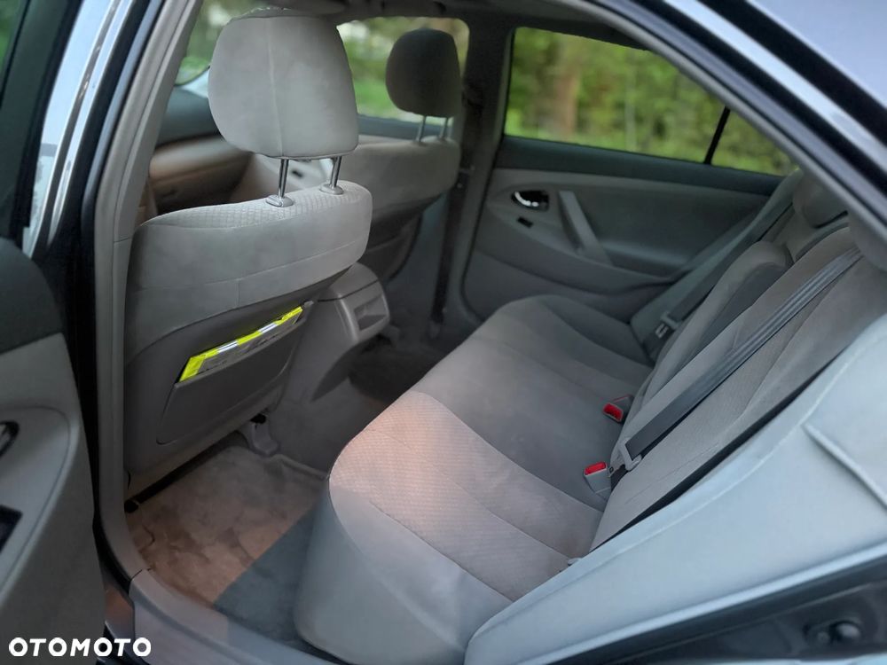 Toyota Camry 2.4 XLE - 14