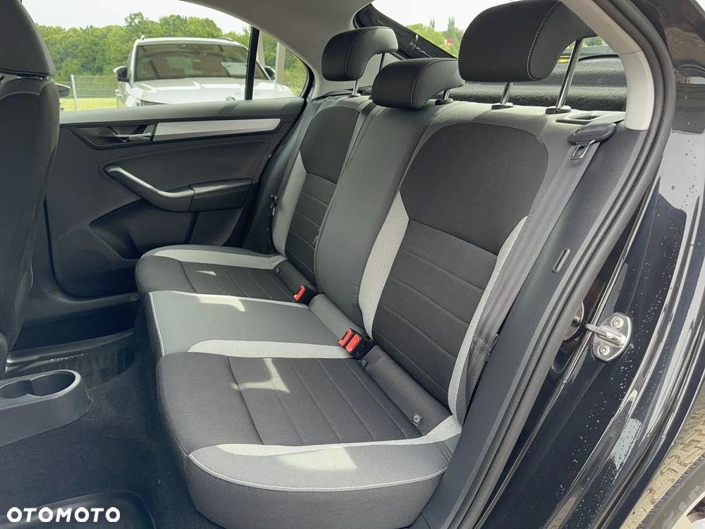 Skoda RAPID 1.0 TSI Ambition - 22