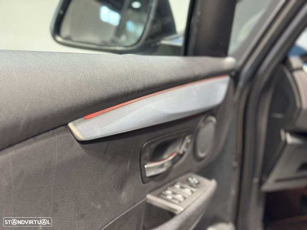 BMW 216 Active Tourer d Advantage Auto - 18