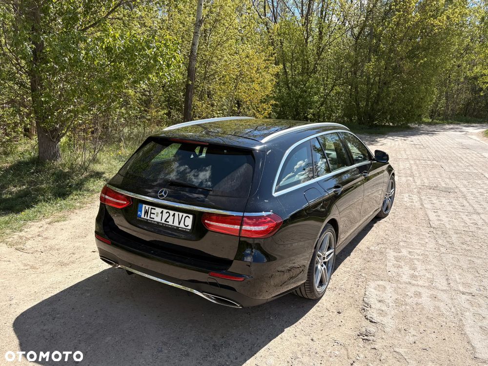 Mercedes-Benz Klasa E 200 4-Matic 9G-TRONIC - 3