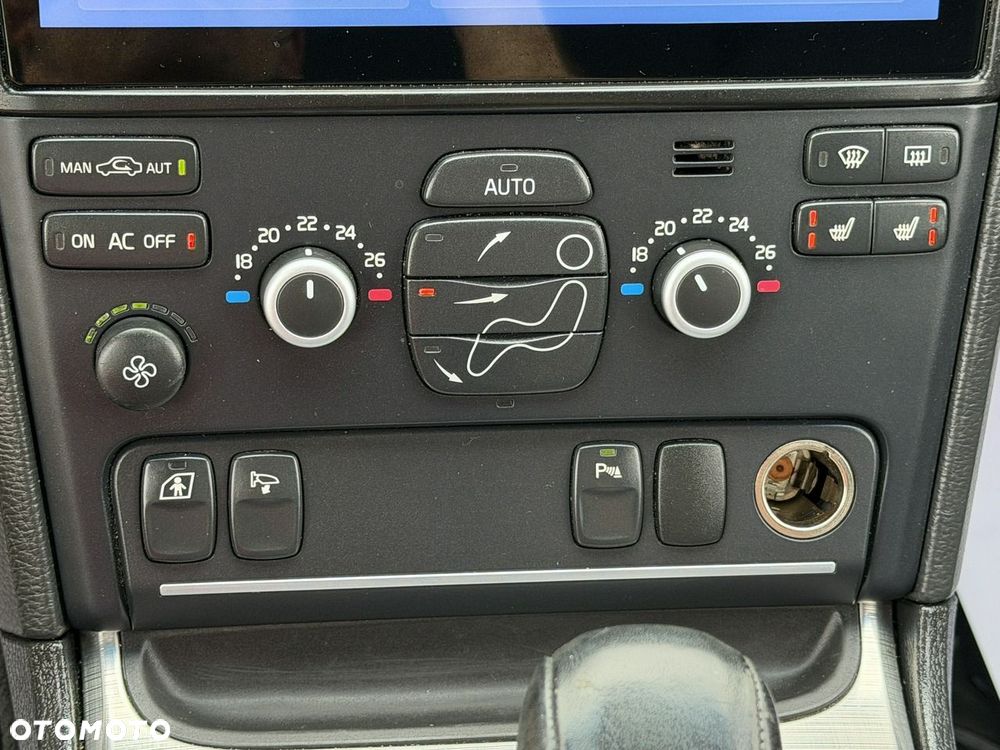 Volvo XC 90 D5 AWD Geartonic Summum - 8