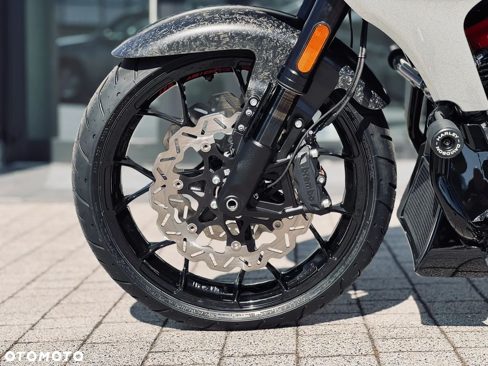 Harley-Davidson Touring Road Glide - 26