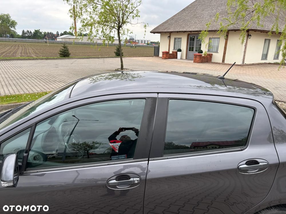 Toyota Yaris 1.0 Premium - 10
