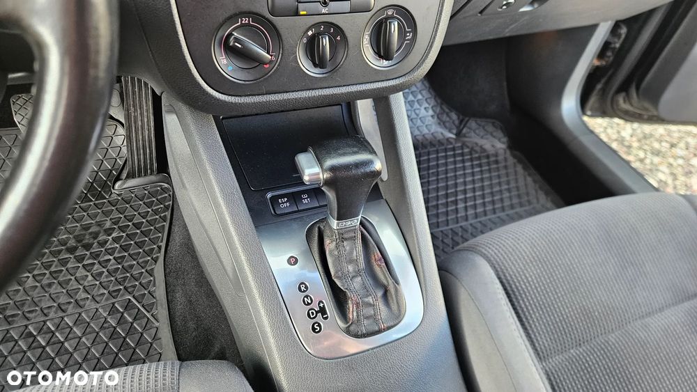 Volkswagen Golf 1.9 TDI DPF Trendline DSG - 18