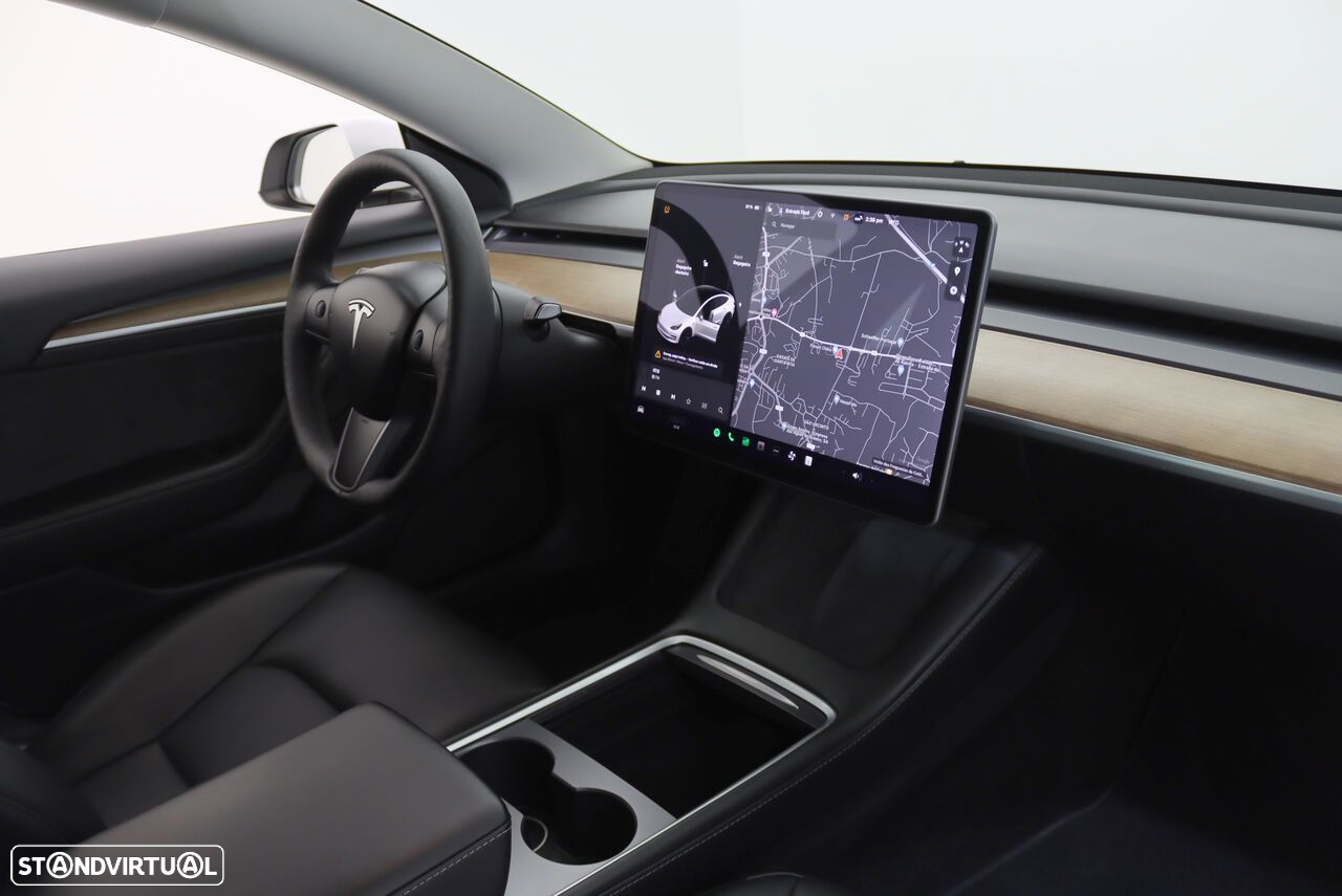 Tesla Model 3 - 5
