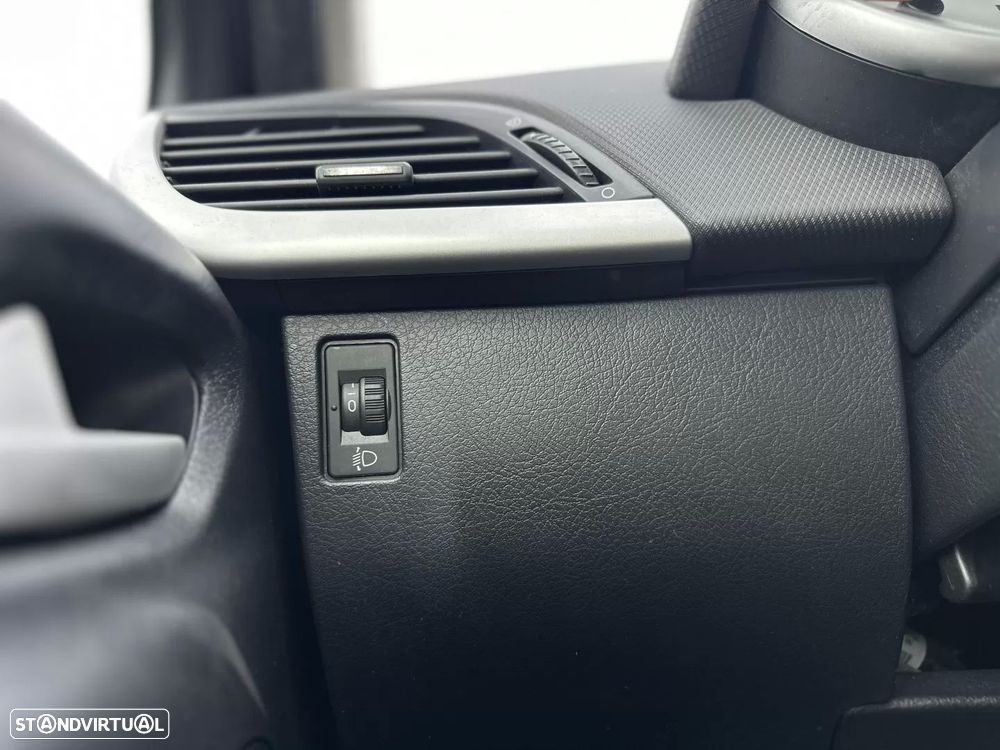 Peugeot 207 1.4 HDi Trendy - 25