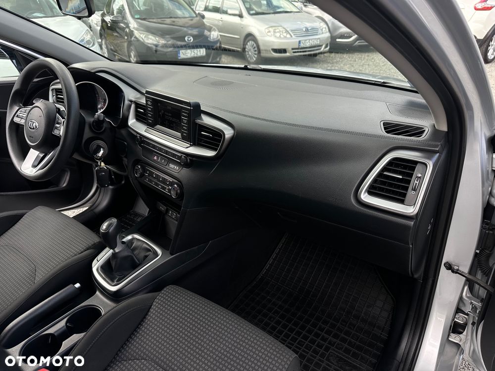 Kia Ceed 1.6 CRDi SCR L - 27
