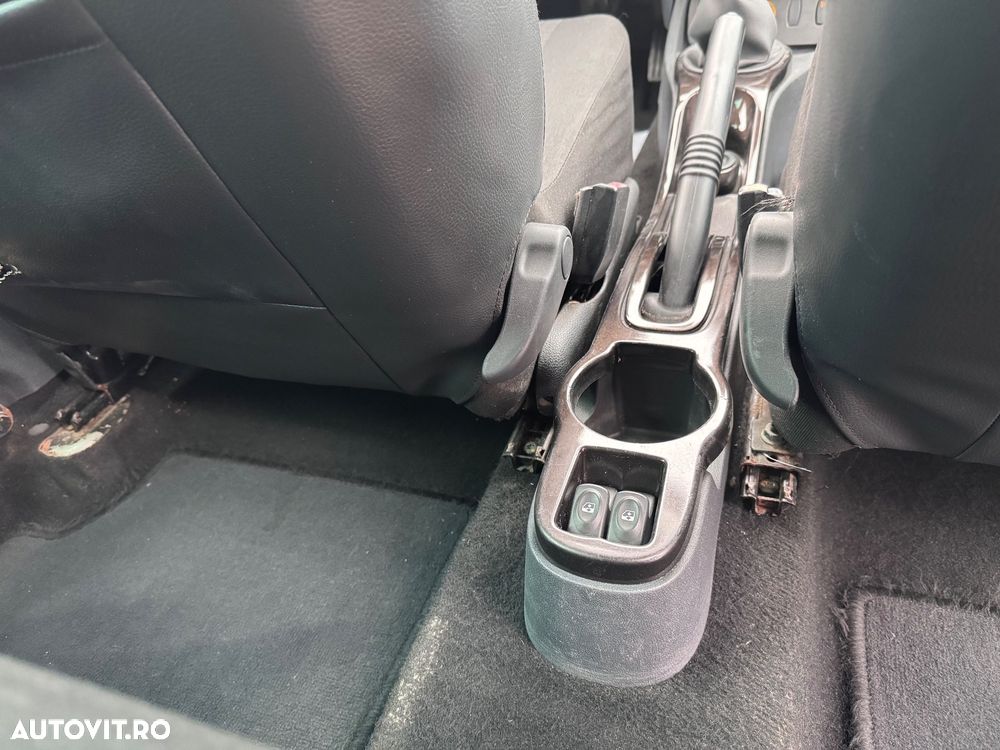 Dacia Duster 1.5 dCi 4x2 Ambiance - 6