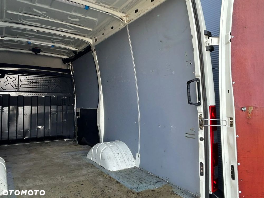 Iveco Daily 50C15 35C15 3.0 HPI L3H2 Średniak **KLIMA**Hak 3,5t.**NA BLIŹNIAKACH**Sprowadzony**2013R** - 9