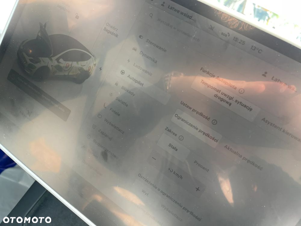 Tesla Model Y Long Range Dual Motor AWD - 12