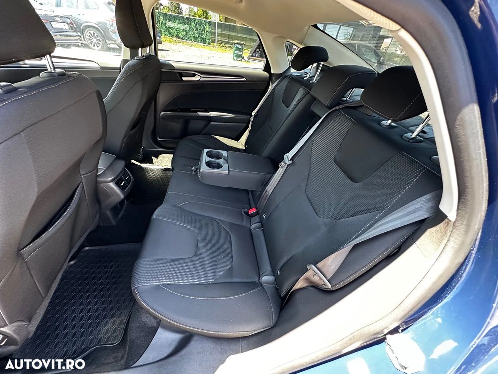 Ford Mondeo 2.0 HEV Titanium - 13