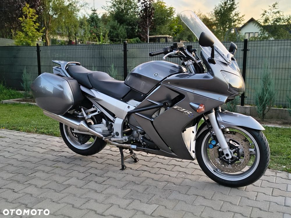 Yamaha FJR - 2