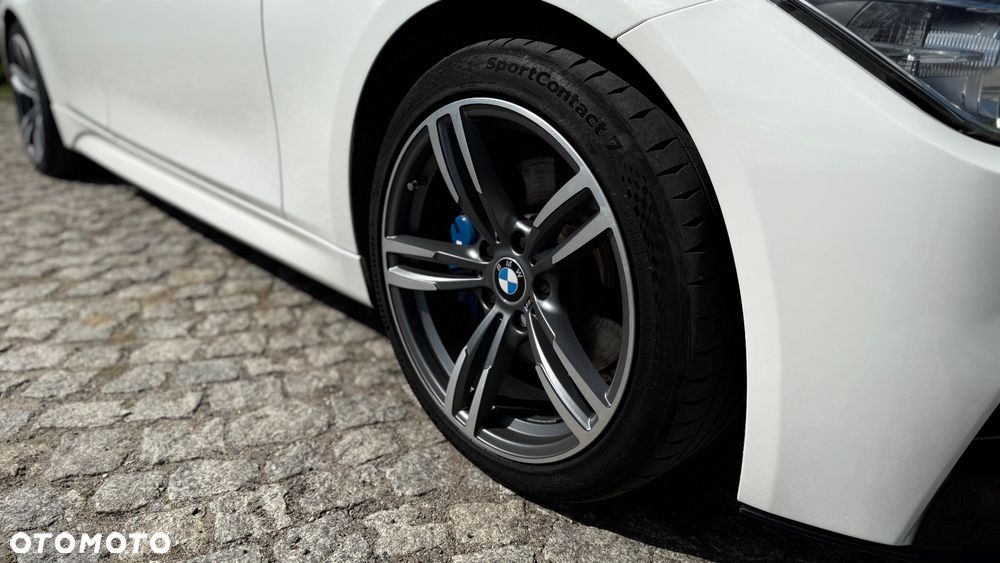 BMW Seria 3 335xi - 17
