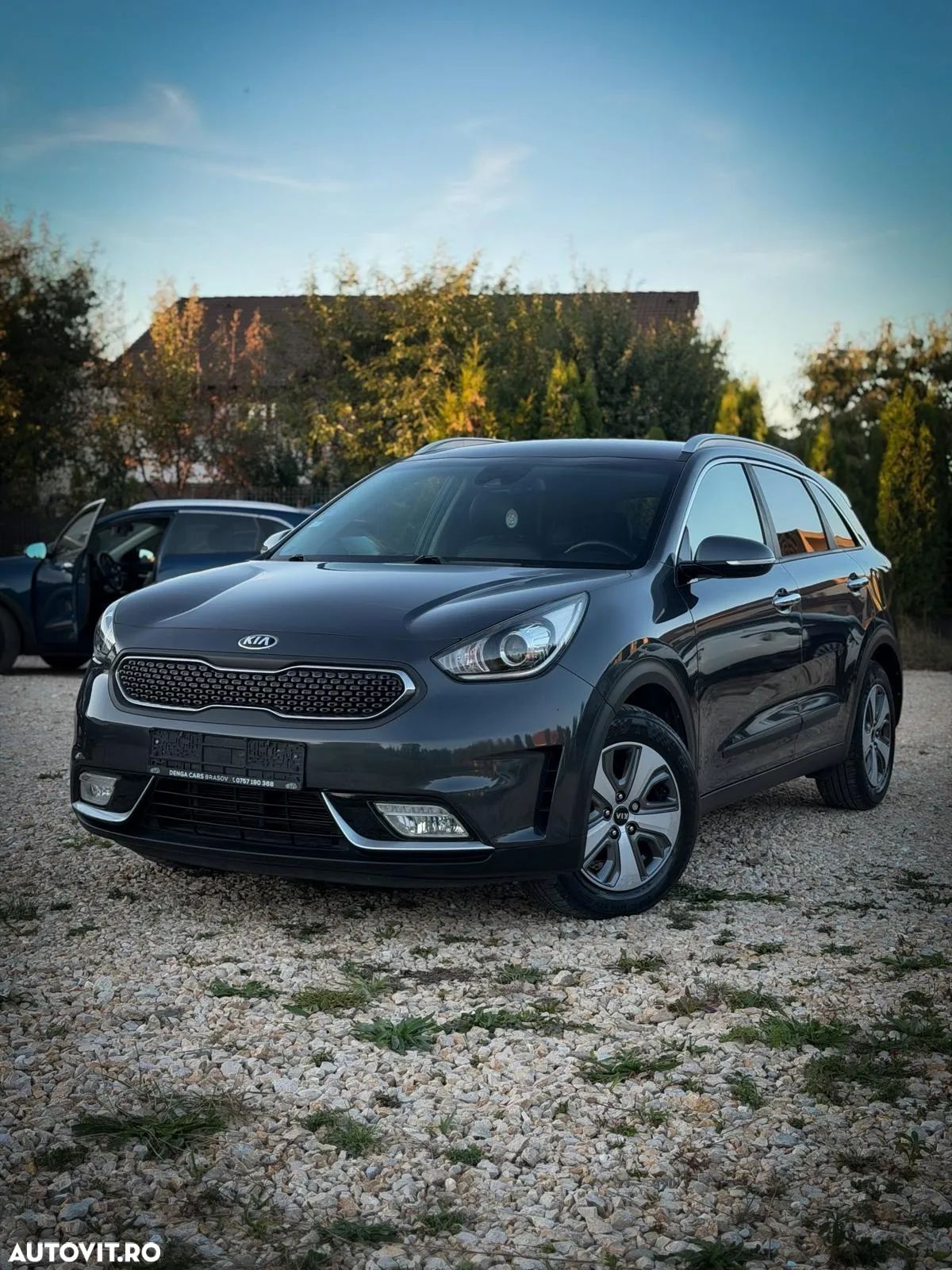 Kia Niro 1.6 GDI 2WD Aut. Vision - 1