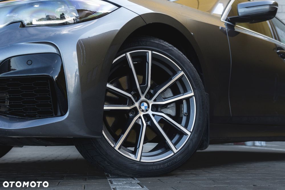 BMW Seria 3 330i xDrive - 2
