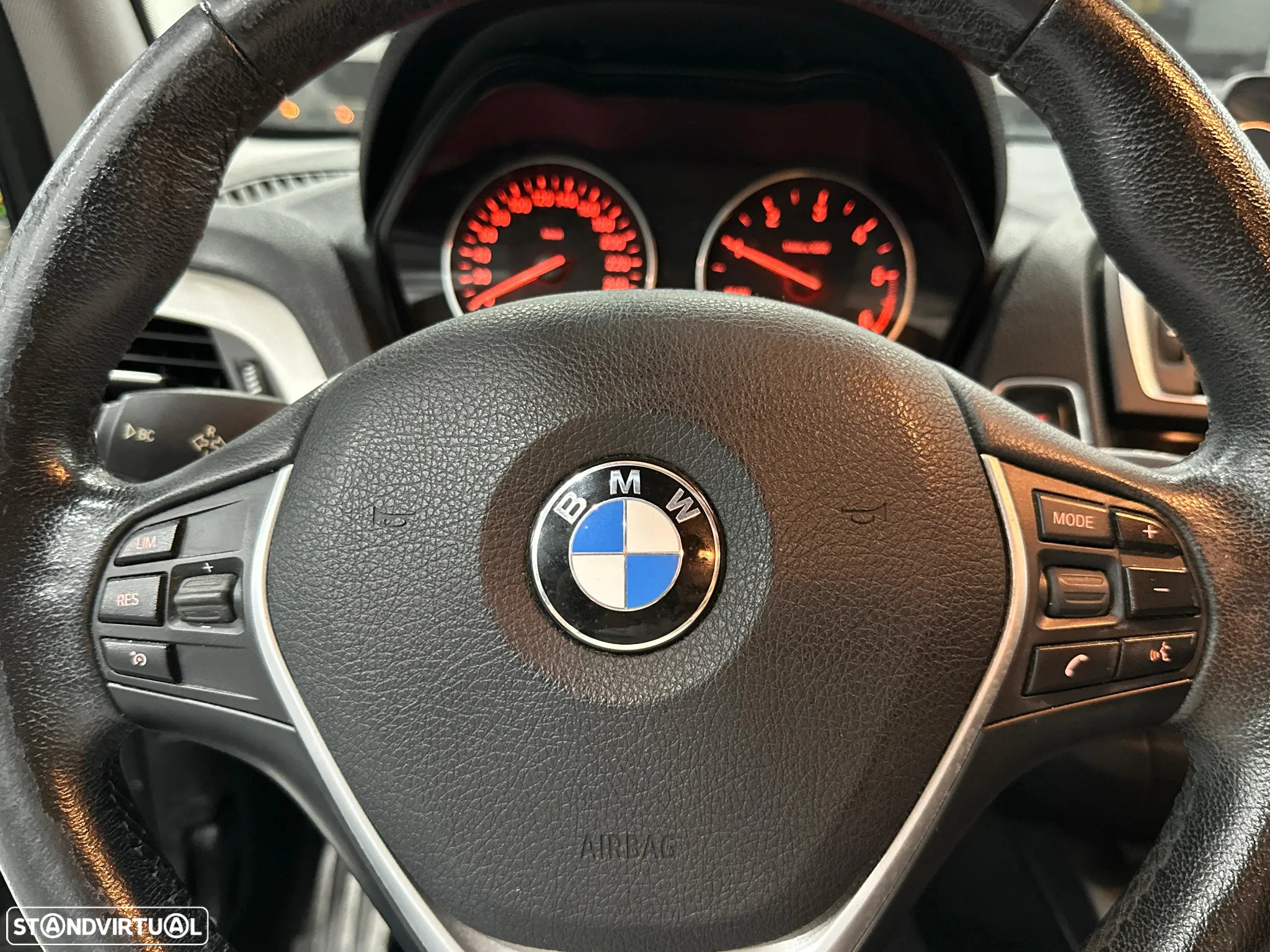 BMW 114 d Pack M - 17