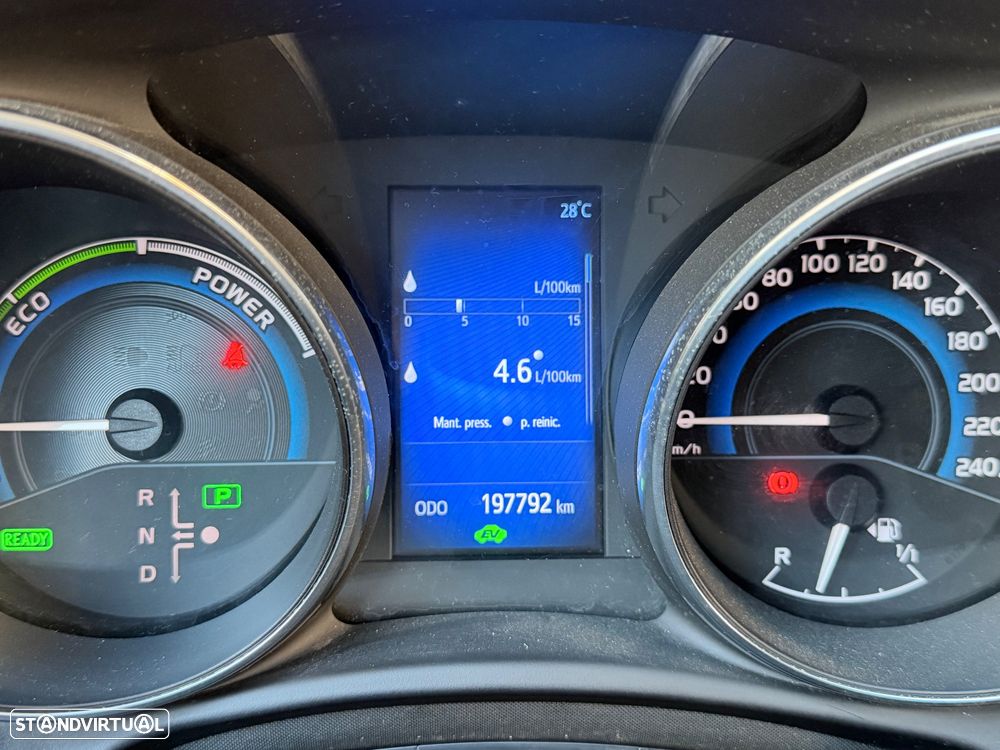 Toyota Auris 1.8 HSD Comfort +P.Sport+Navi - 24